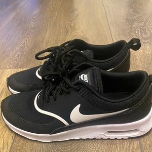 Nike AirMax Thea! Lightly worn (3x). Like new!